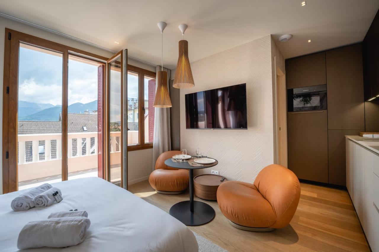 Le Nid Du Favre I - Charming Studio With Stunning Lake View Annecy Luaran gambar