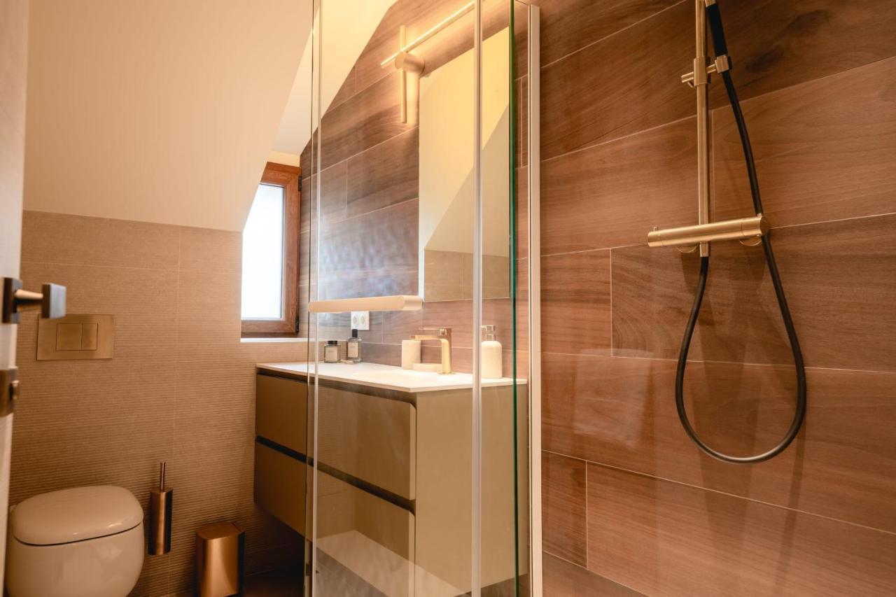 Le Nid Du Favre I - Charming Studio With Stunning Lake View Annecy Luaran gambar