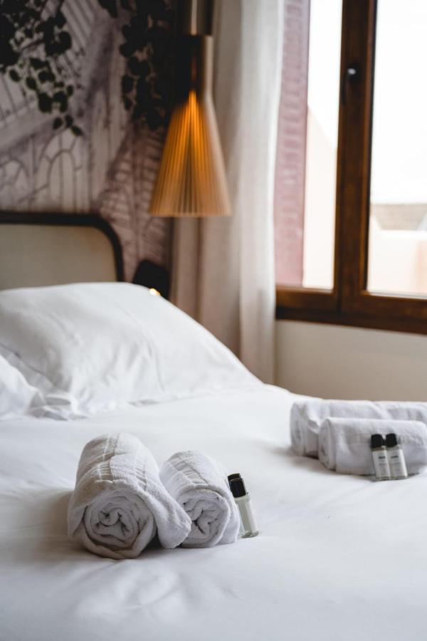 Le Nid Du Favre I - Charming Studio With Stunning Lake View Annecy Luaran gambar